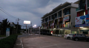 ฮัก สเต็ก (hug Steak) รวมโชค เชียงใหม่ outside